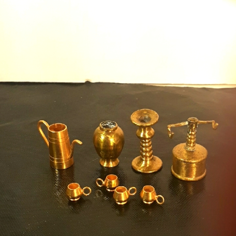 Lot 8 Minis 4 Solid Brass +4 Copper? tiny cups.